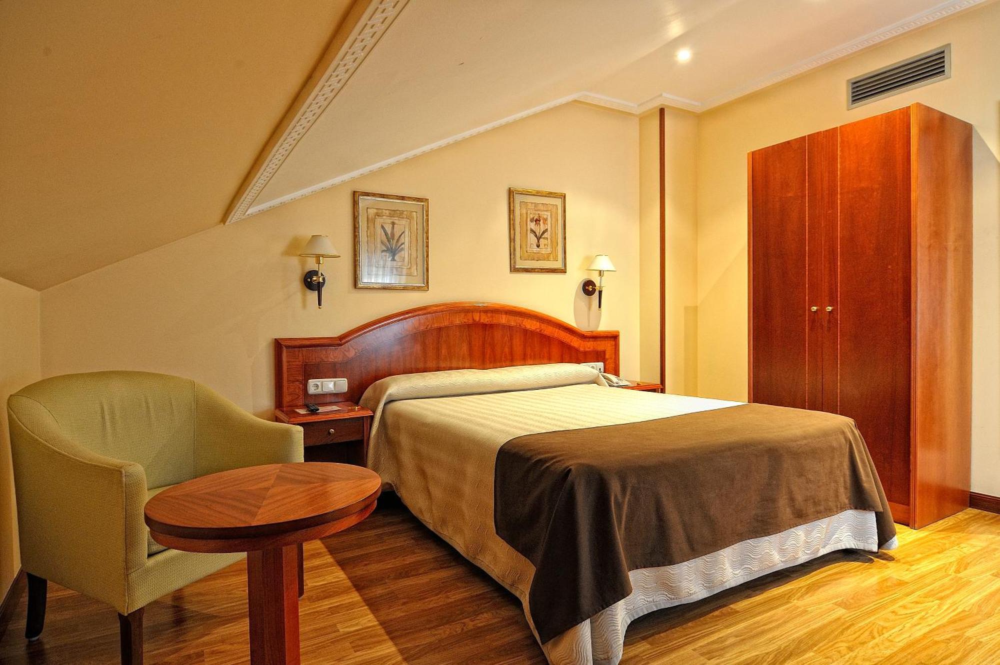 Hotel Alisi Аранда-де-Дуеро Екстер'єр фото