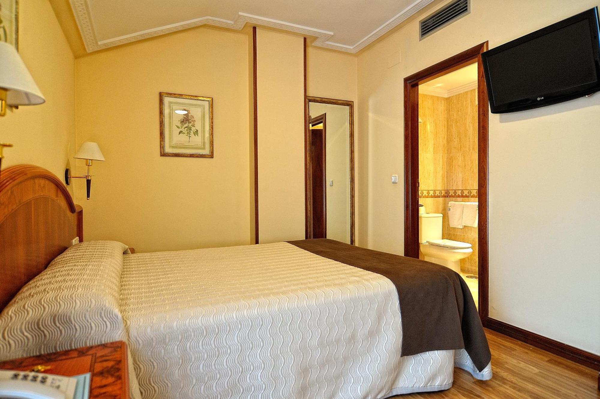 Hotel Alisi Аранда-де-Дуеро Екстер'єр фото