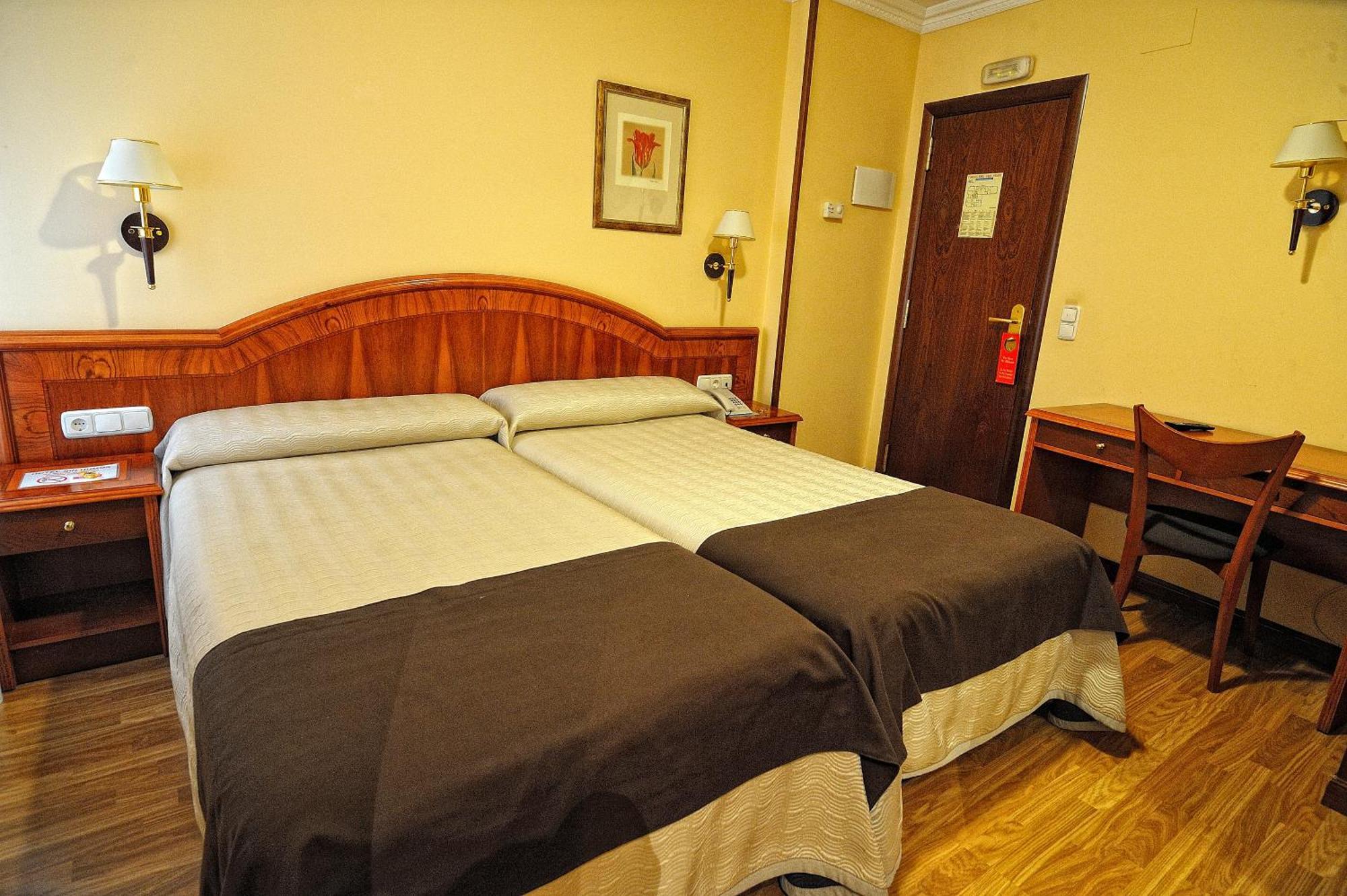 Hotel Alisi Аранда-де-Дуеро Екстер'єр фото